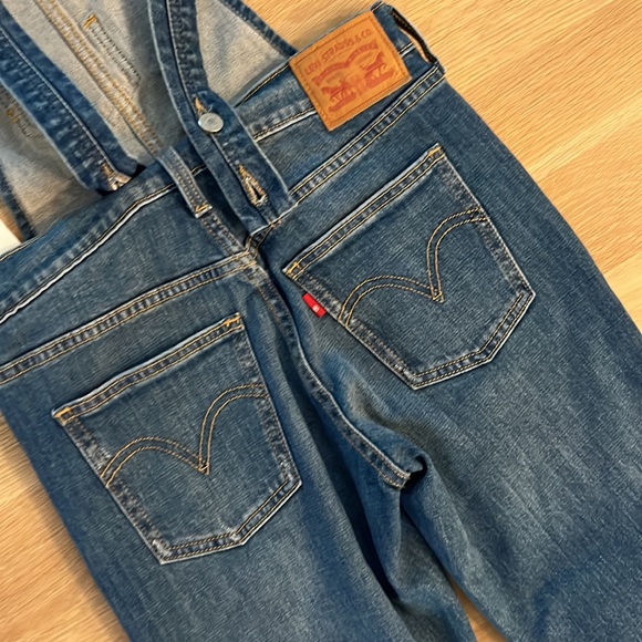 Anthropologie Levi’s New Distressed Overalls XS - Picture 5 of 11